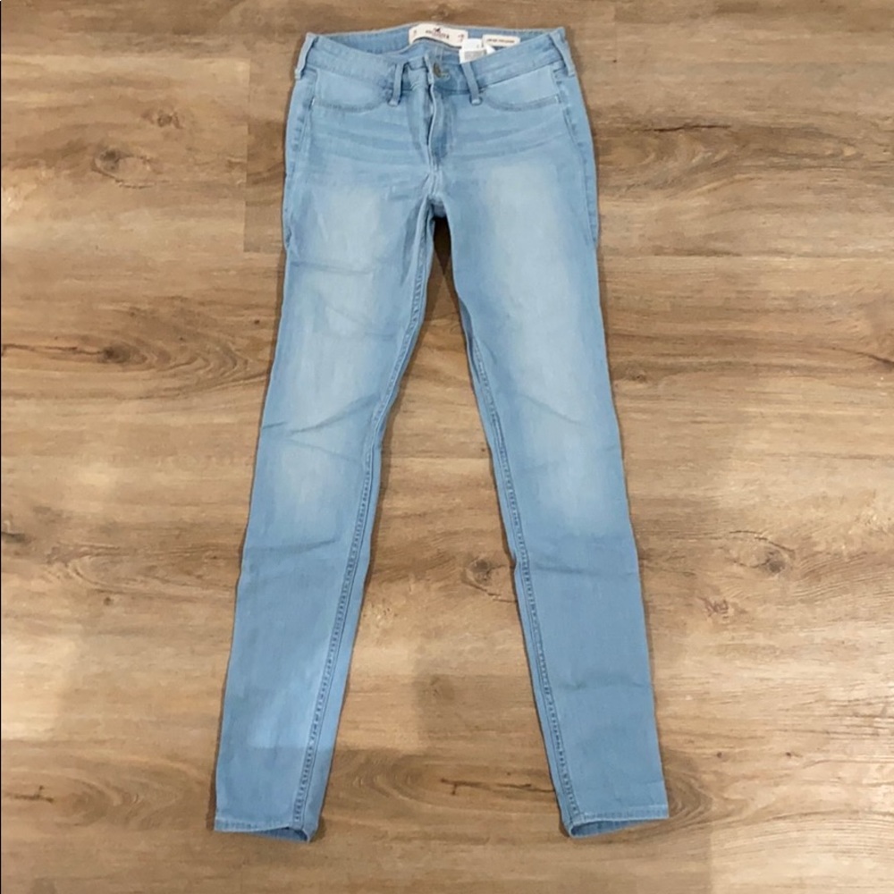 Hollister light wash low waisted jeans